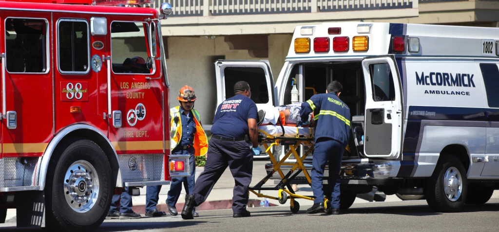 Traffic Crash Six Injured, One Hospitalized in Mid-Wilshire Collision