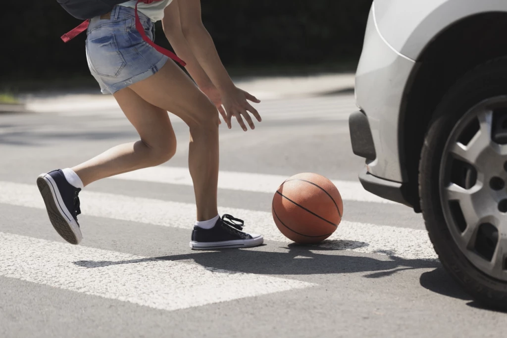 HitRun Child LAPD Searching For H&R Driver Who Severely Hurt Child, 13 LOS ANGELES