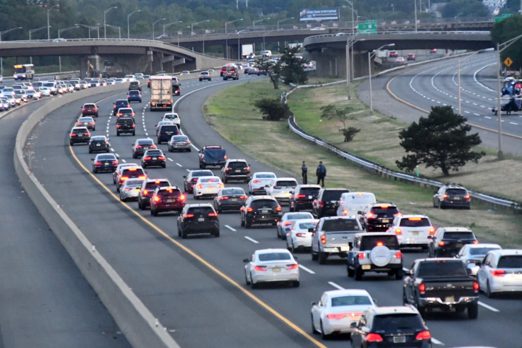 Multiple people were injured on Tuesday, August 22nd, in a serious multi-vehicle accident on Highway 4 in Antioch